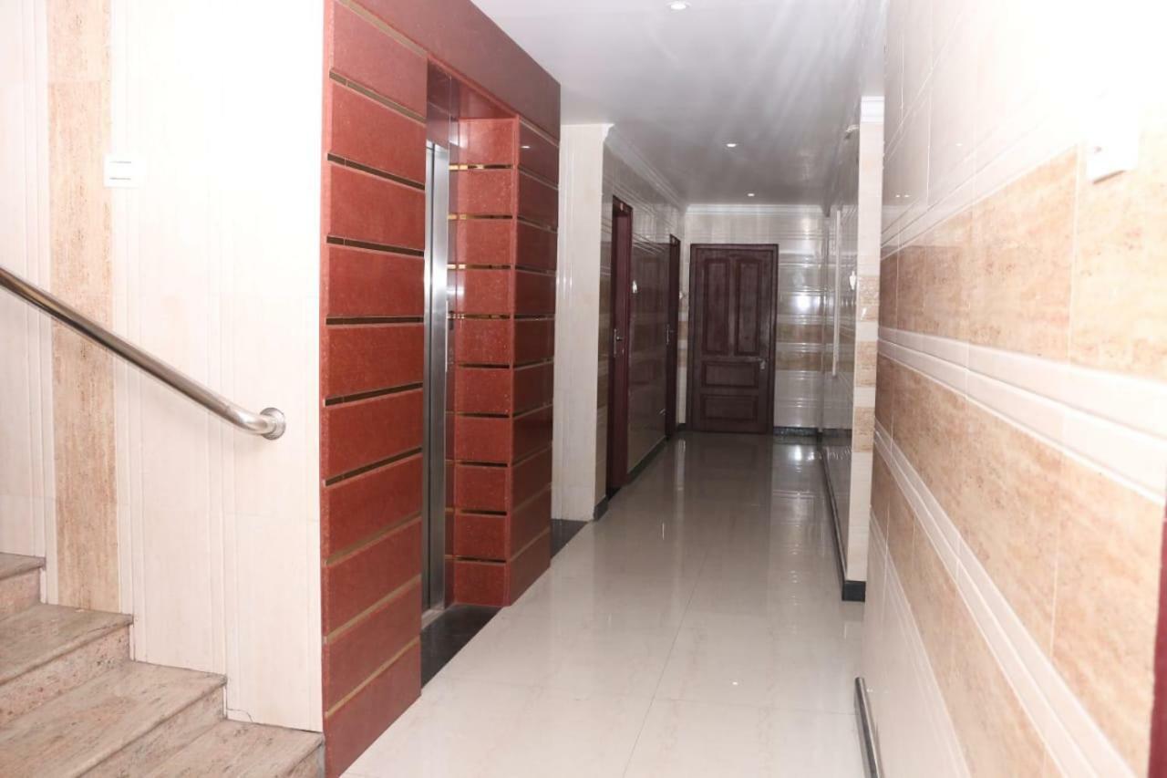 Saravanas Lodge Tiruchchendur Exterior photo
